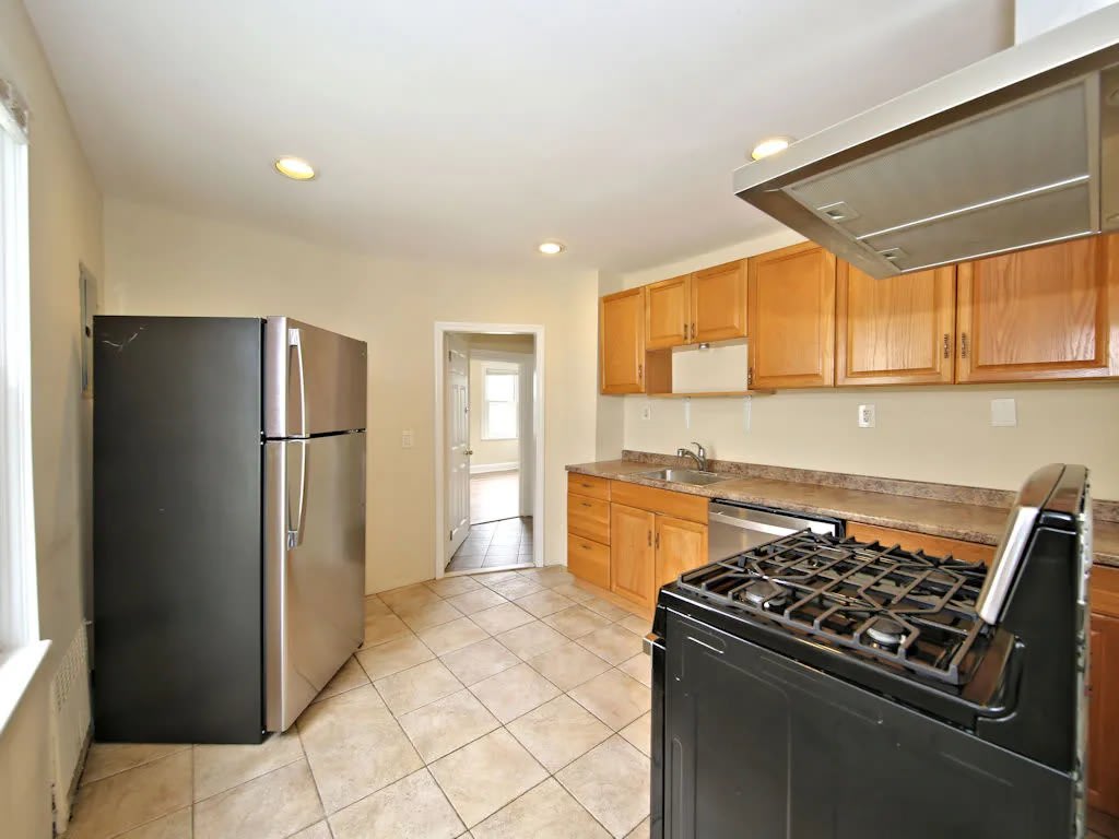 206 Fremont Street – photo 2