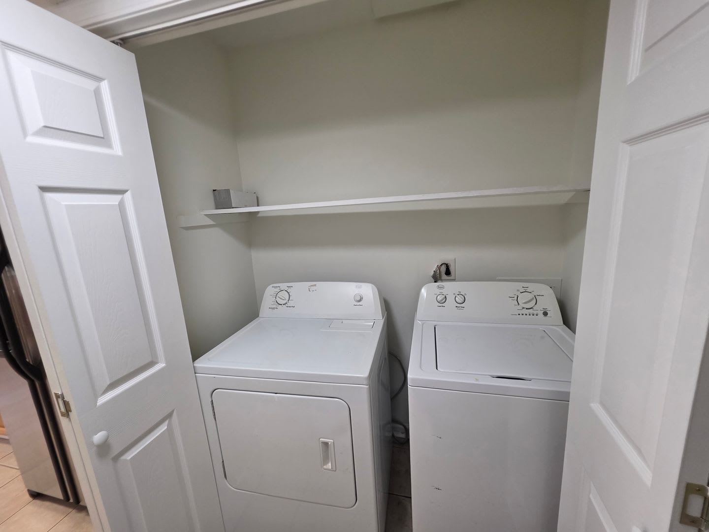 Beautiful Bellevue Townhome – photo 5