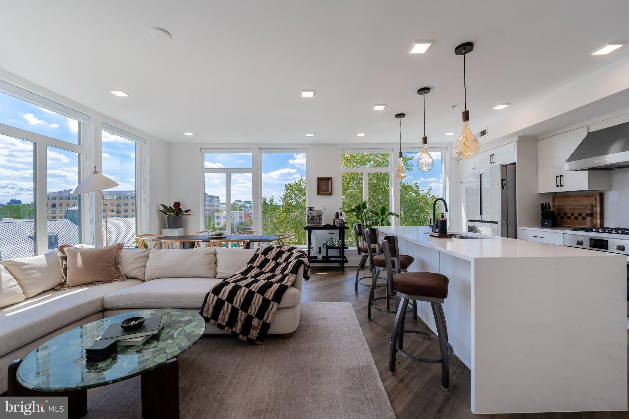 701 N HENRY Street – photo 4