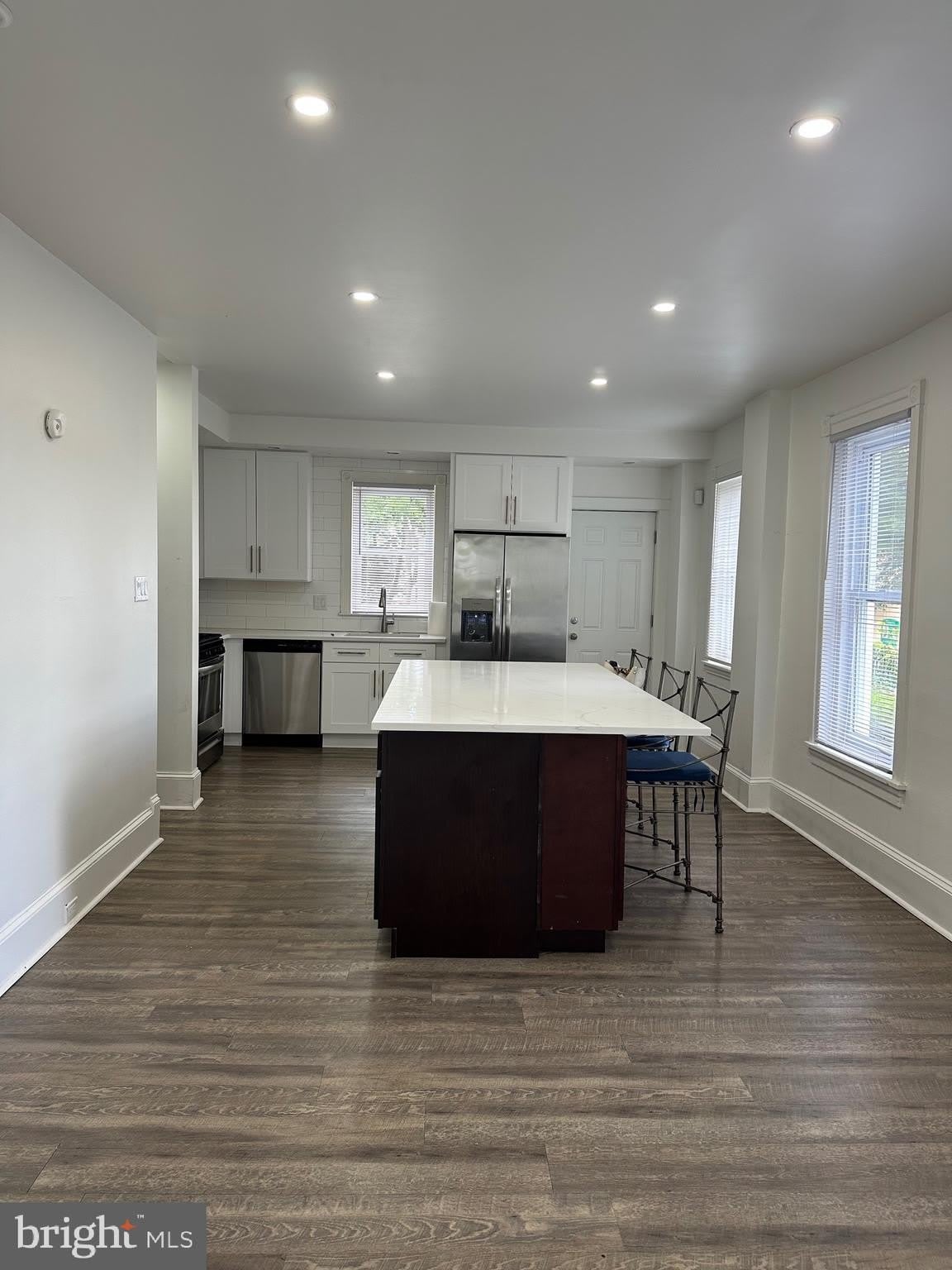482 MARTIN Street – photo 2