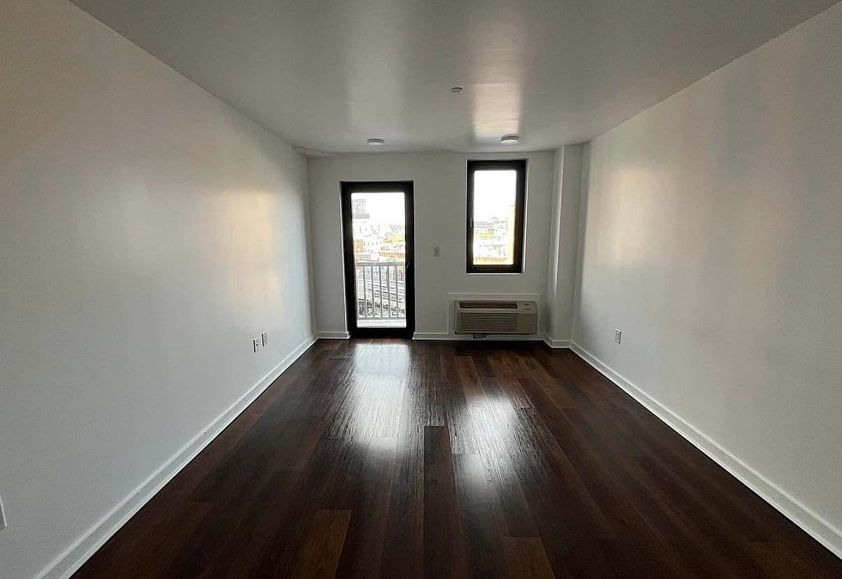 874 Willoughby Ave Apt 405 – photo 2