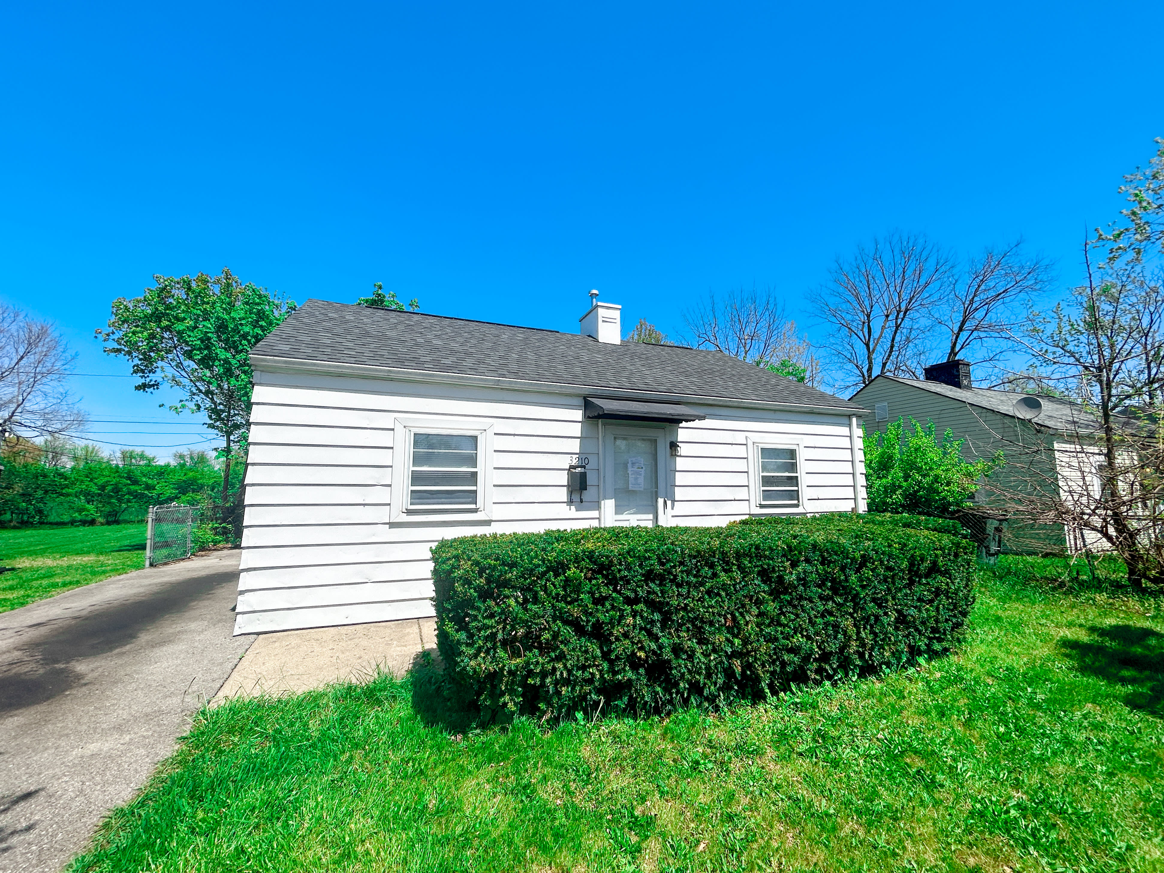 3210 E 12th Ave – photo 1