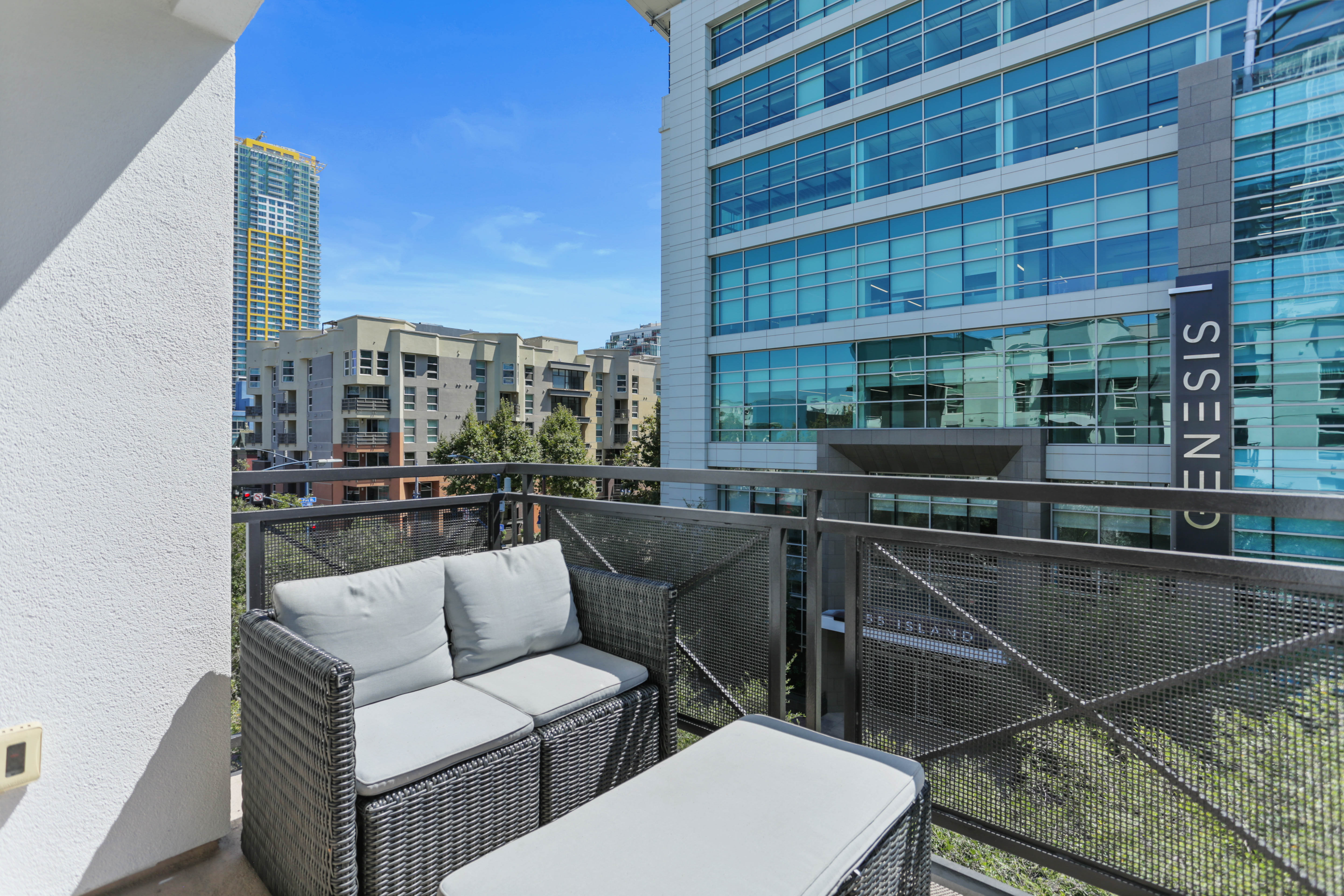 525 11th Ave – photo 5