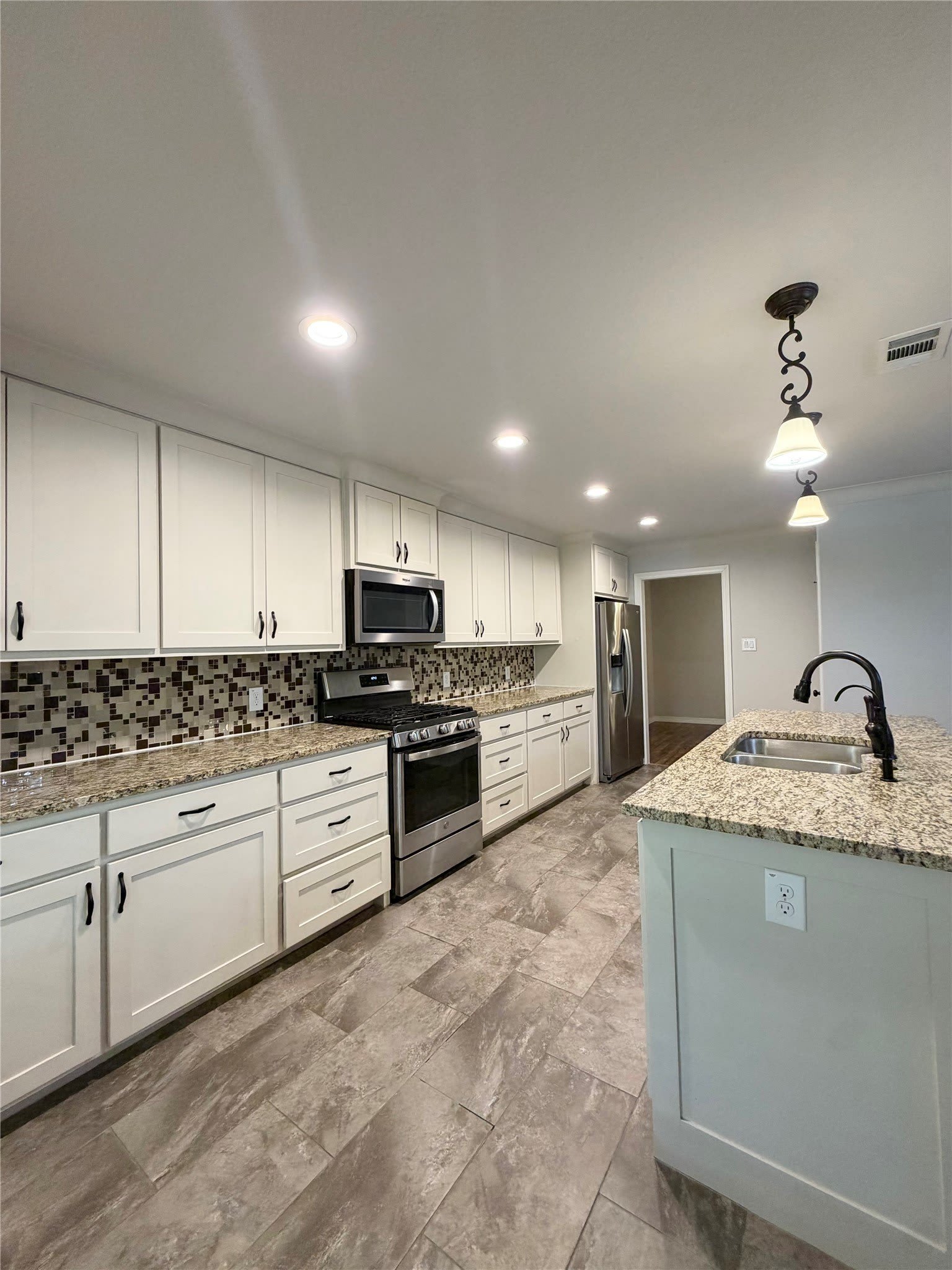 310 E Santa Fe Street – photo 5