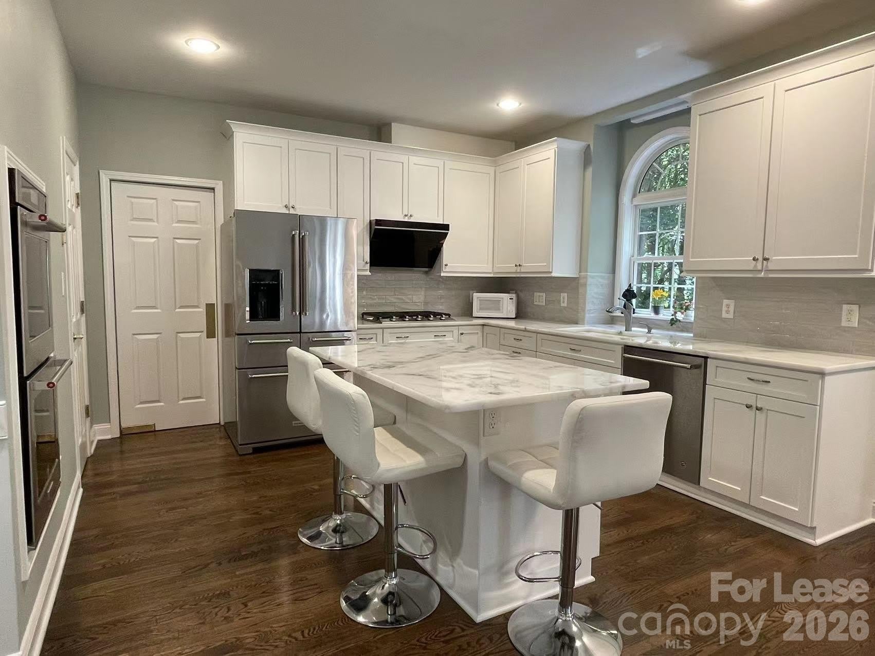 6025 Oakridge Court – photo 4