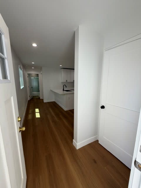 724 1/4 E. 81st. St. – photo 2