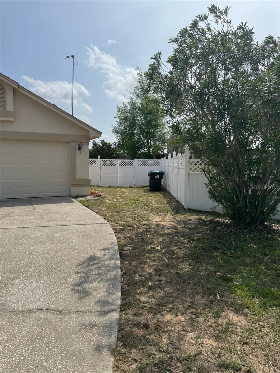 6724 CALLIE Road – photo 2