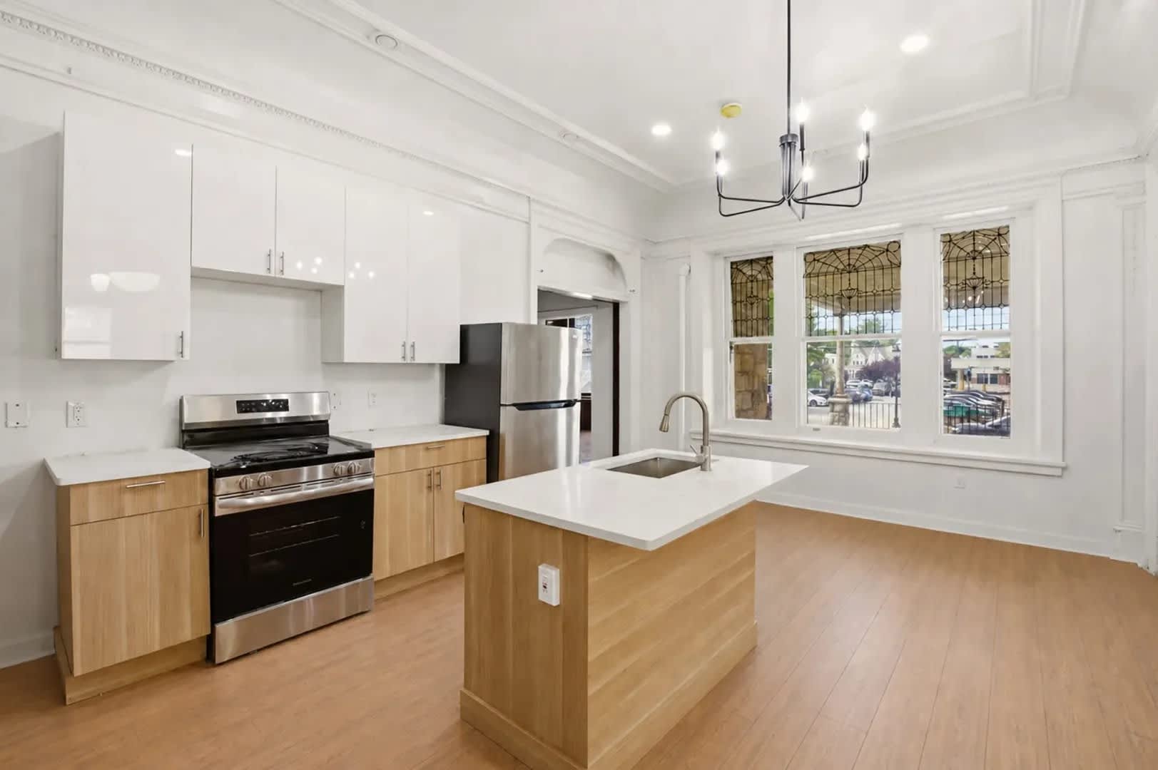 6012 RIDGE Avenue – photo 1