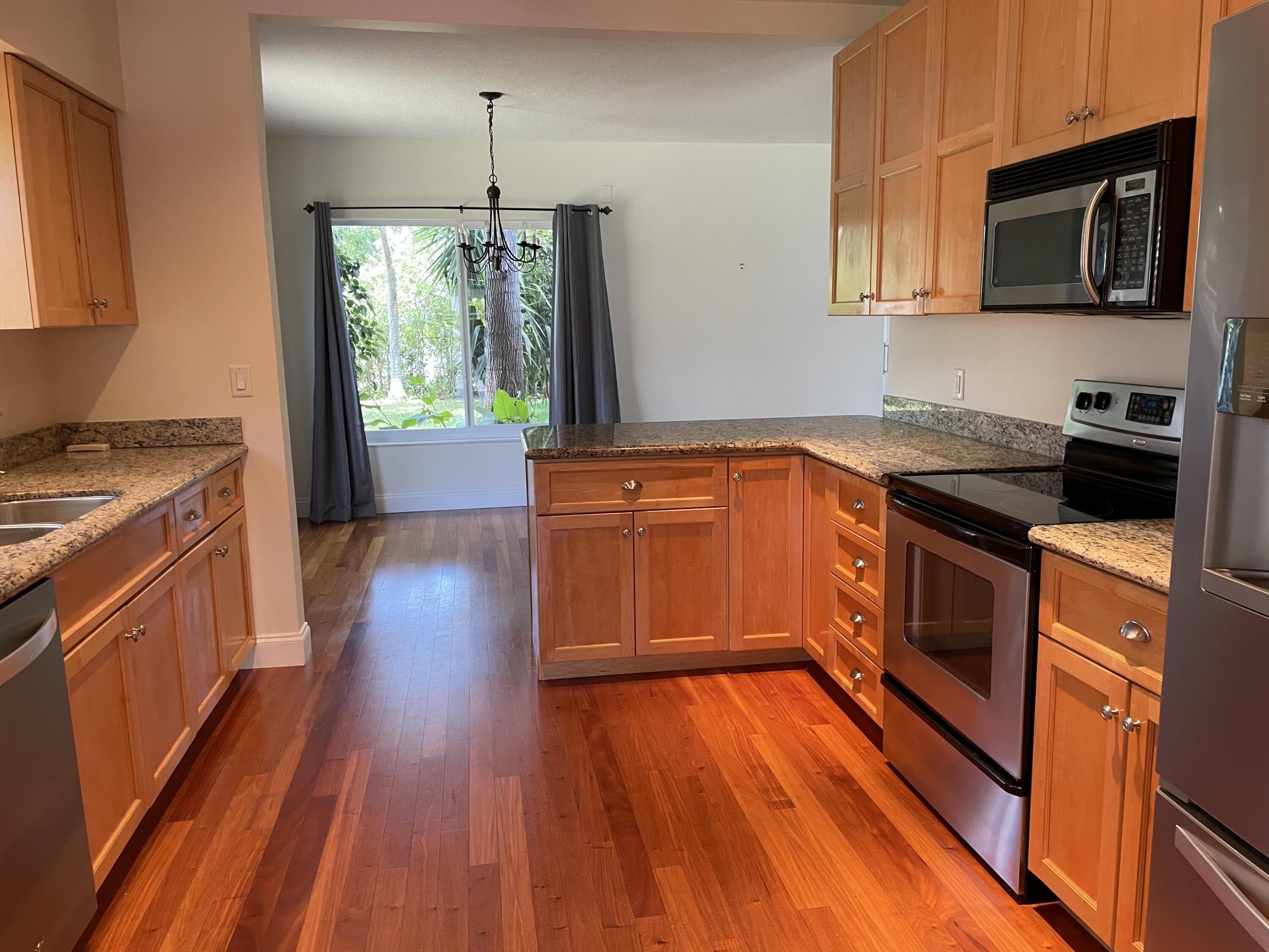 465 NE 34th Street – photo 5