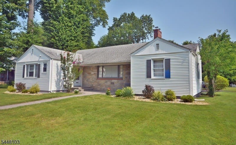 765 W 7Th St – photo 2