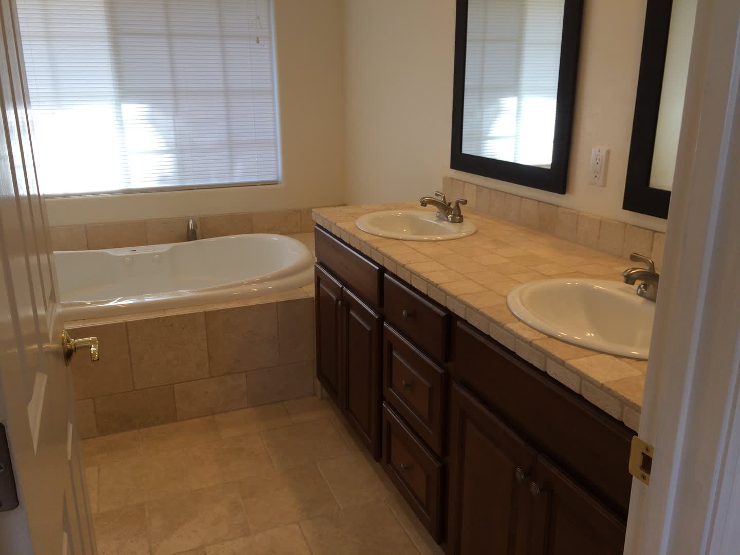 Great 3 Bedroom 3 Bath House In Monterey Fishermans Flats Neighborhood – photo 4