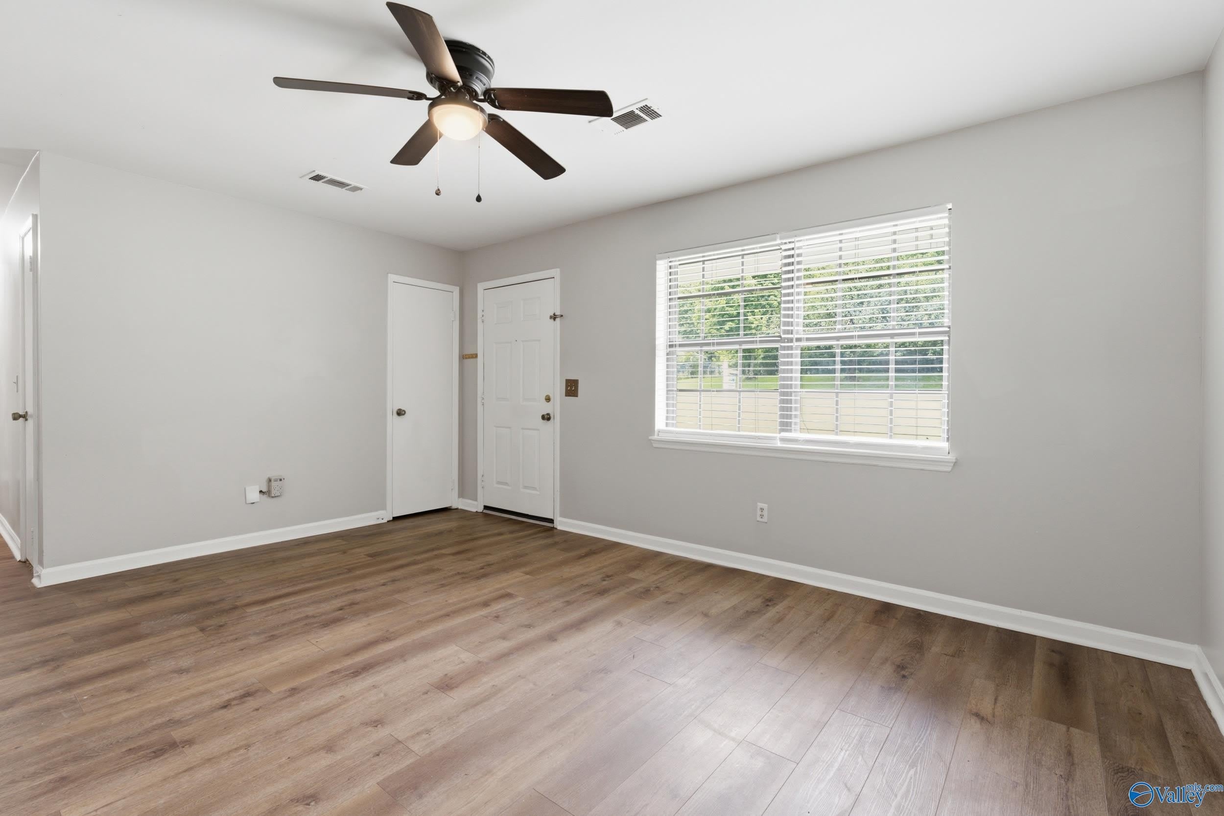 102 Greenwood Circle – photo 3