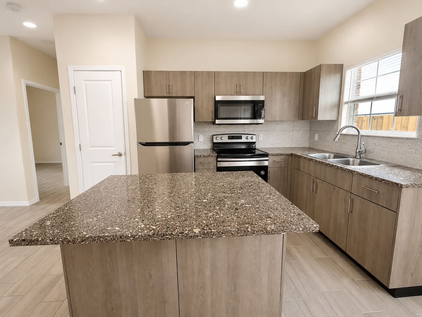 4907 Hiawatha Dr – photo 2