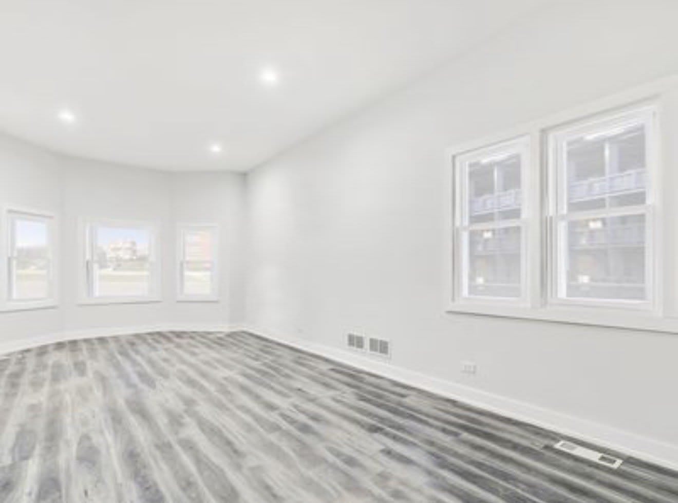 3053 E 79th Street – photo 3