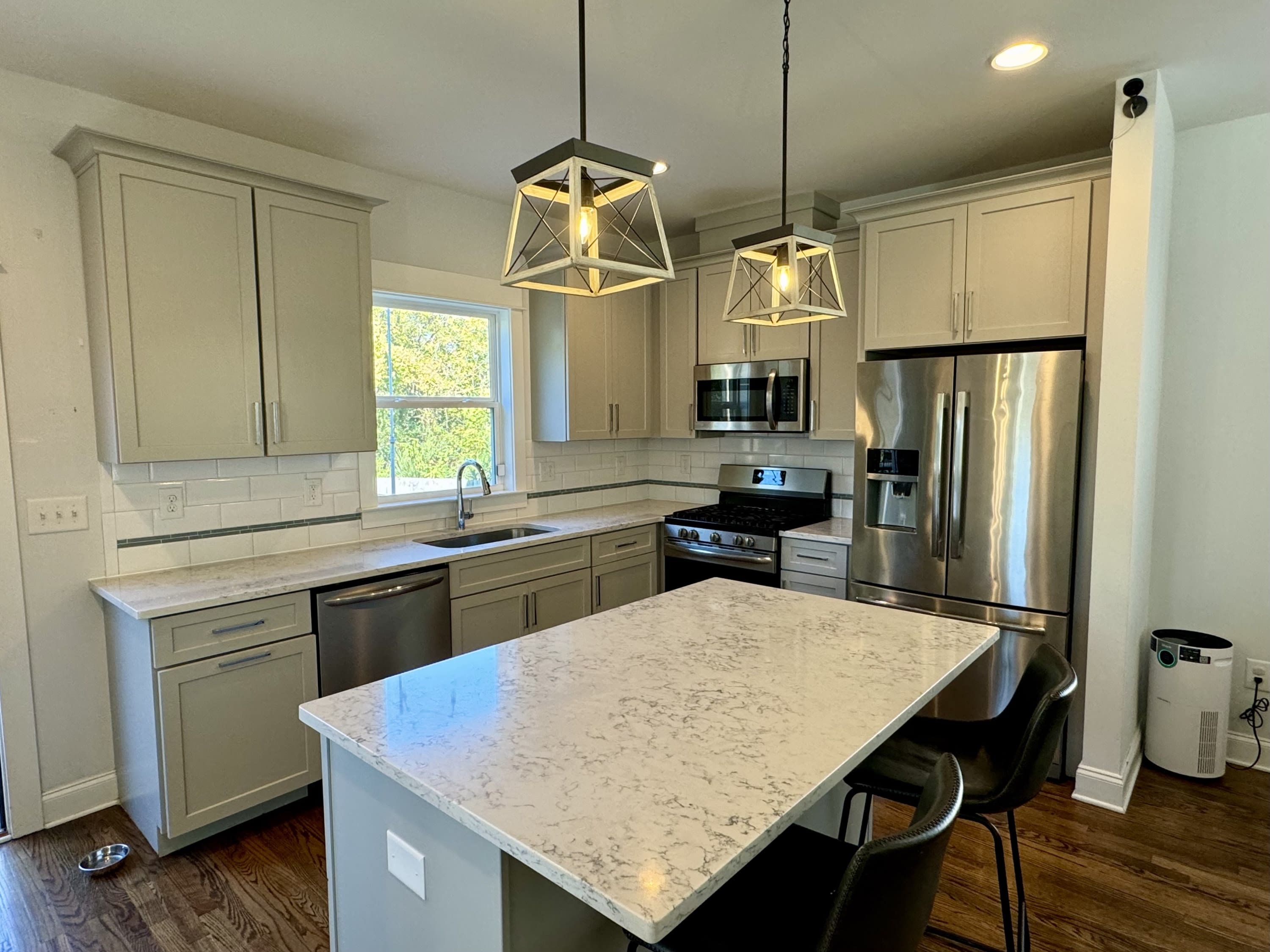 349 Queen Avenue – photo 5