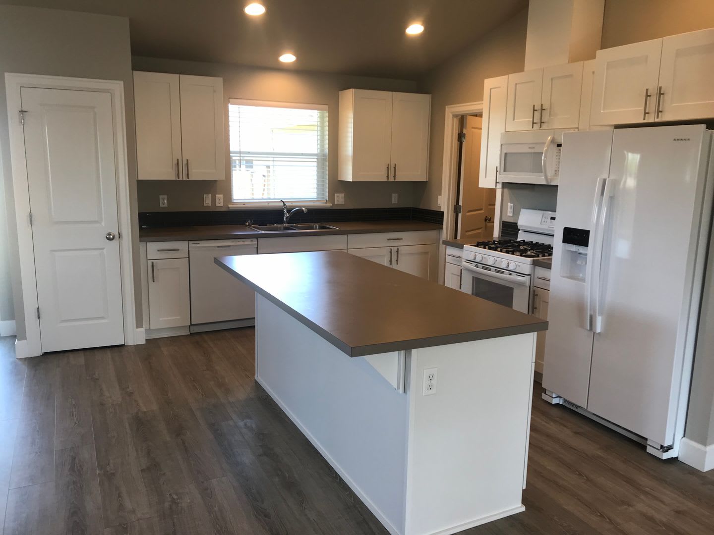 Newer Construction Single Level Home In Redmond – photo 5