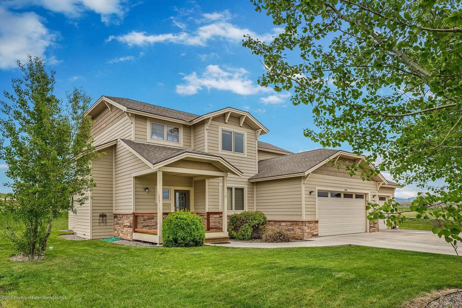 Single Family Home In Rifle For Rent – photo 3