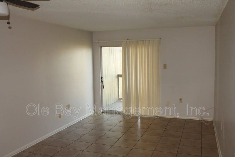 233 Riverbend Drive – photo 3