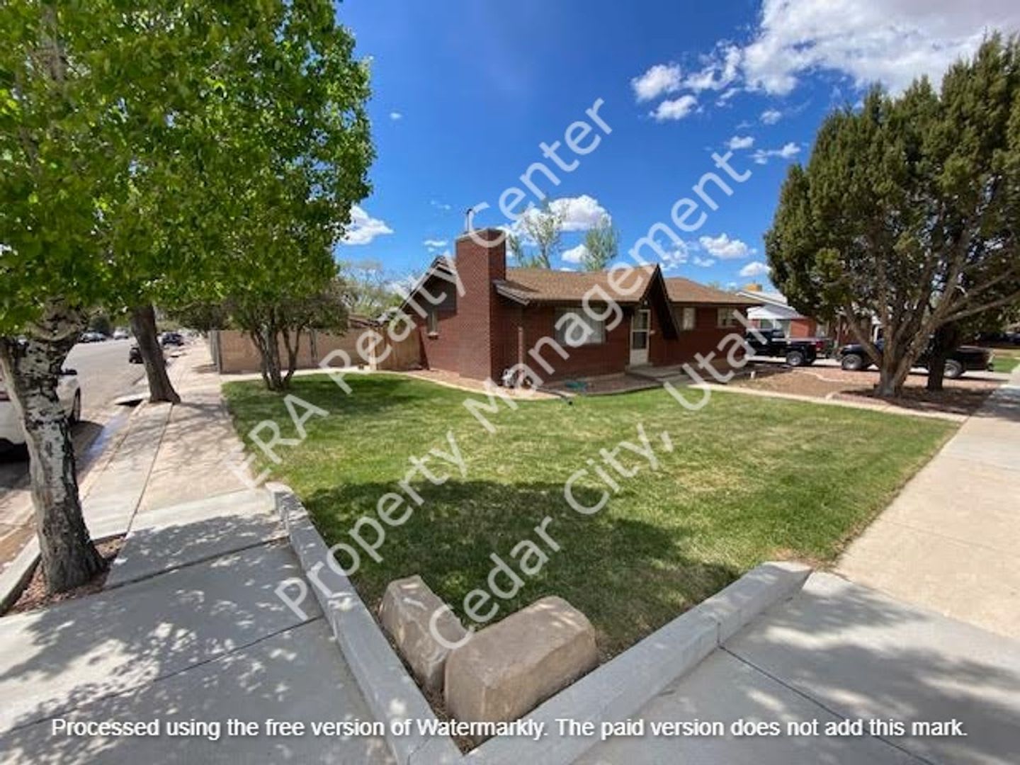 Move In Discount 3 Bedroom 2 Bath Single Family Home – photo 2