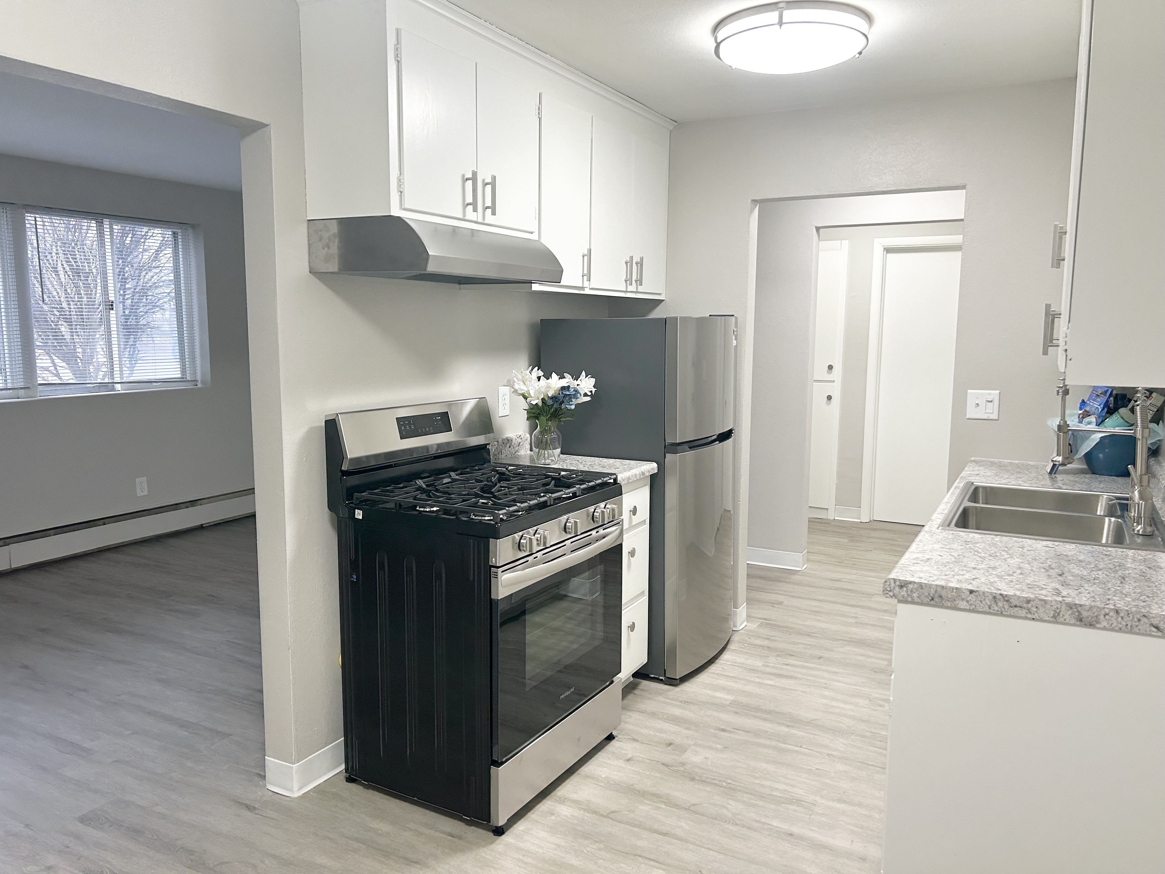 Richfield Square Apartments – photo 1