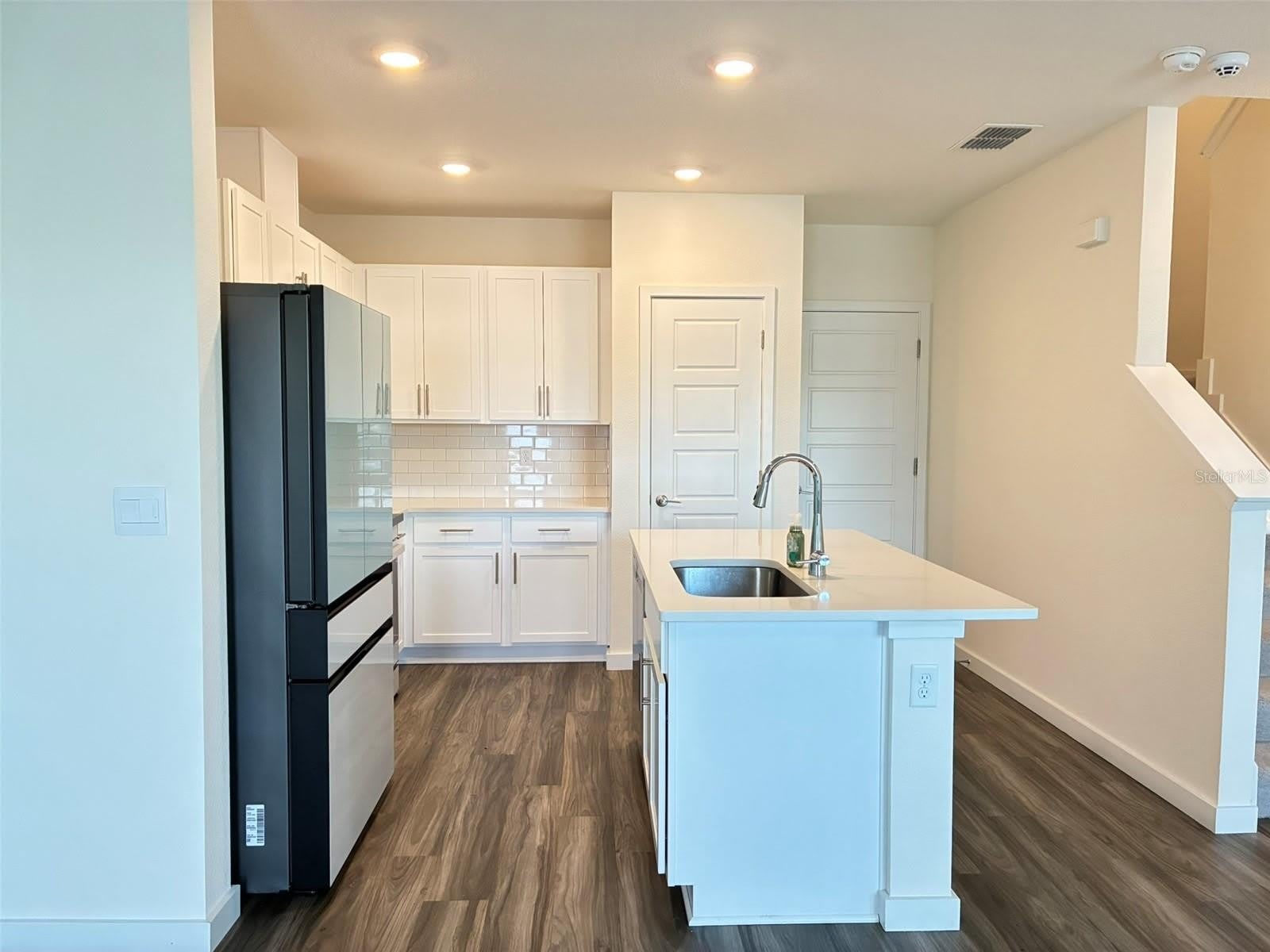 553 JOHN L MICA Way – photo 5