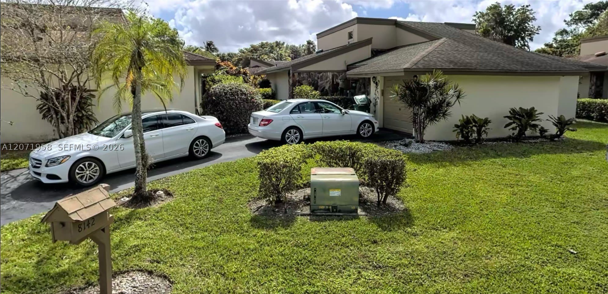 8142 Silver Palm Ct – photo 2