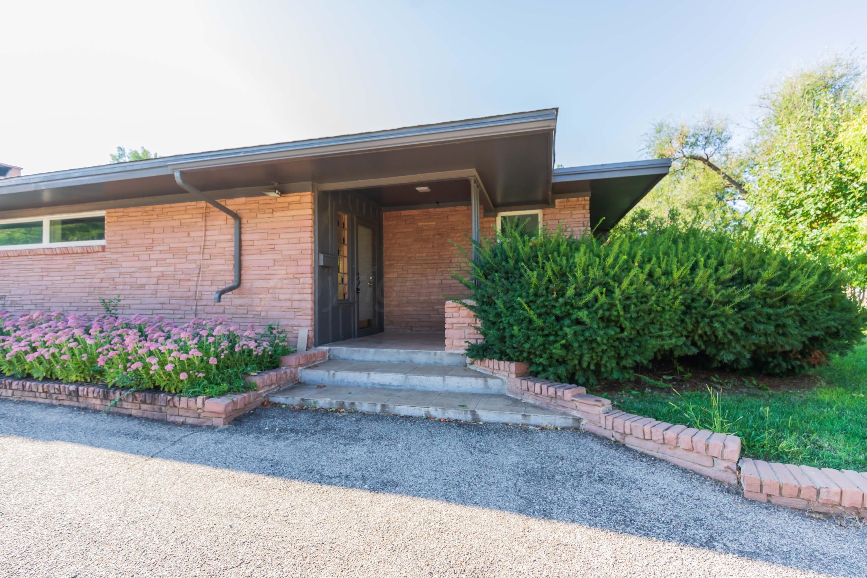 2601 S Ong Street – photo 1