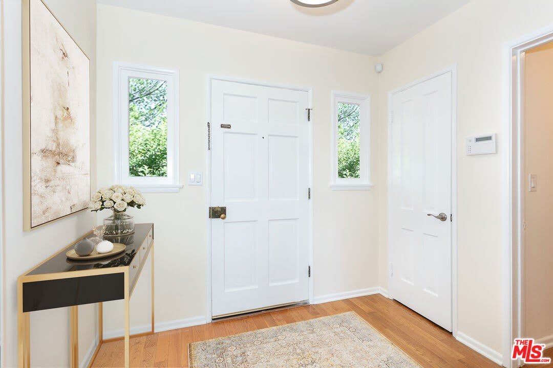 2536 Roscomare Rd – photo 5