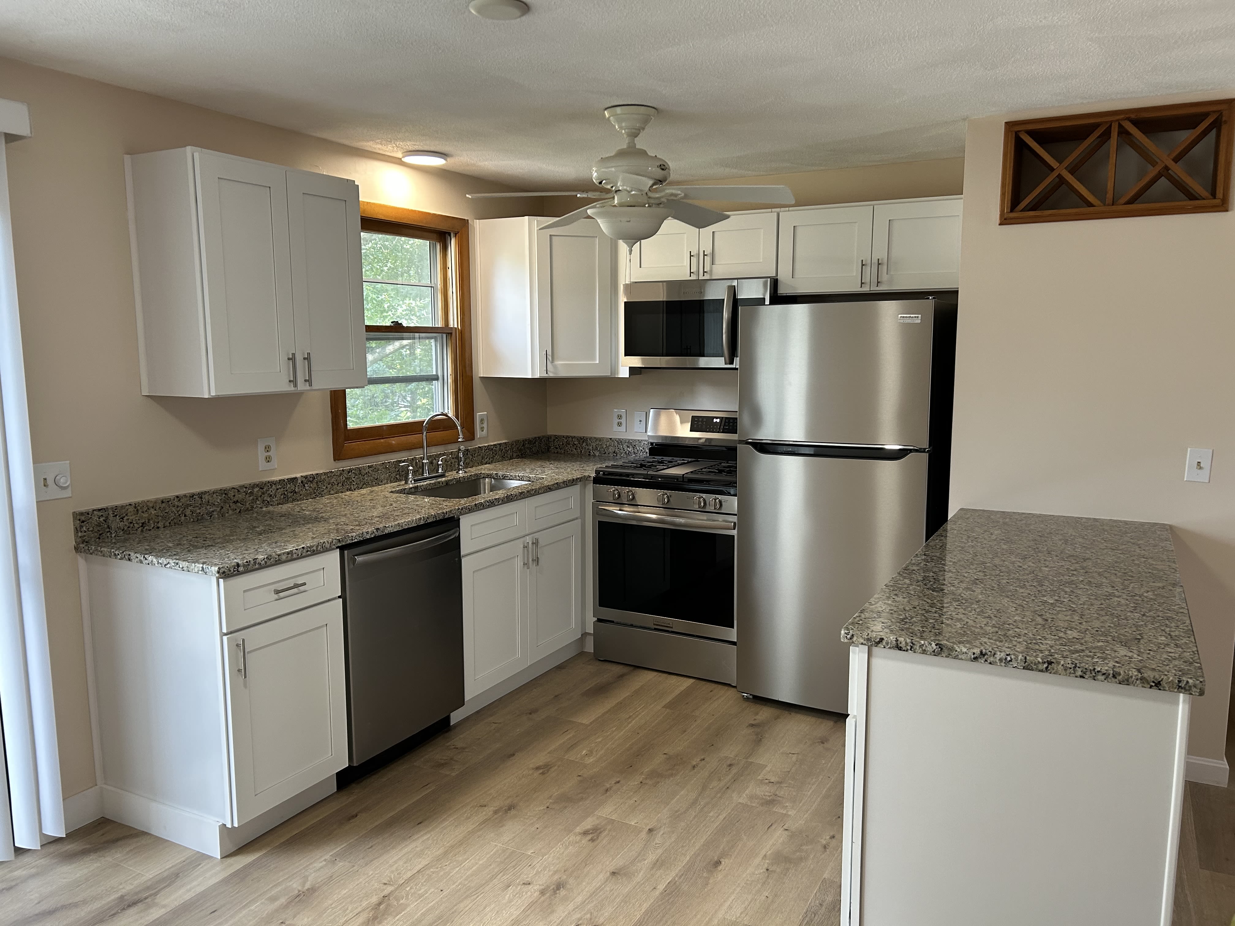 287 Mayfield Avenue – photo 3