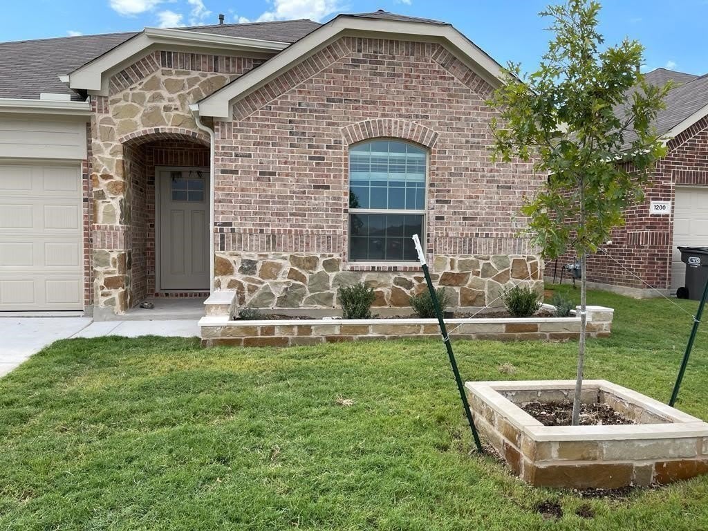 1204 Mimosa Lane – photo 2