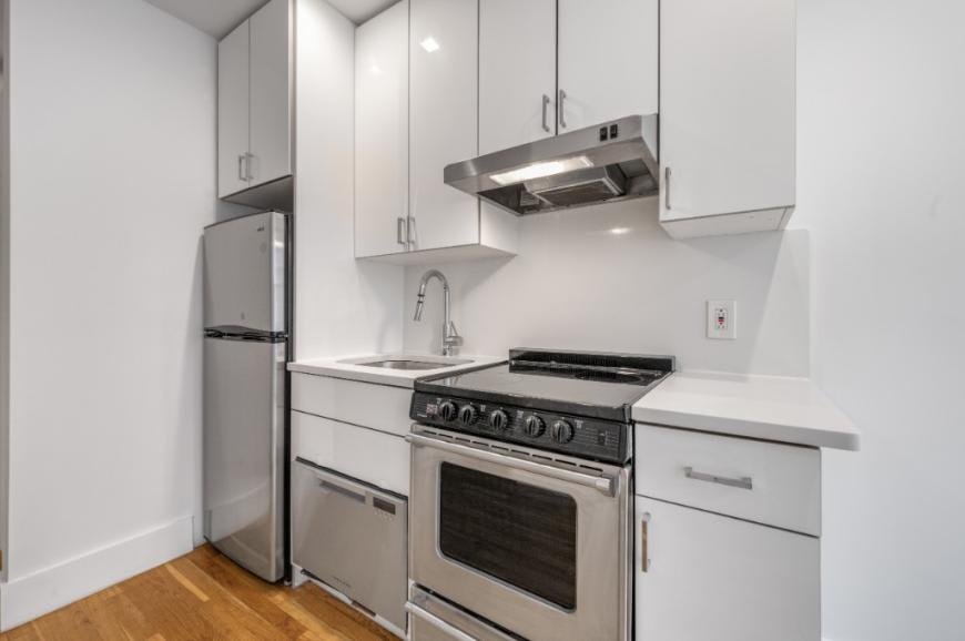 341 East 9th Street – photo 2