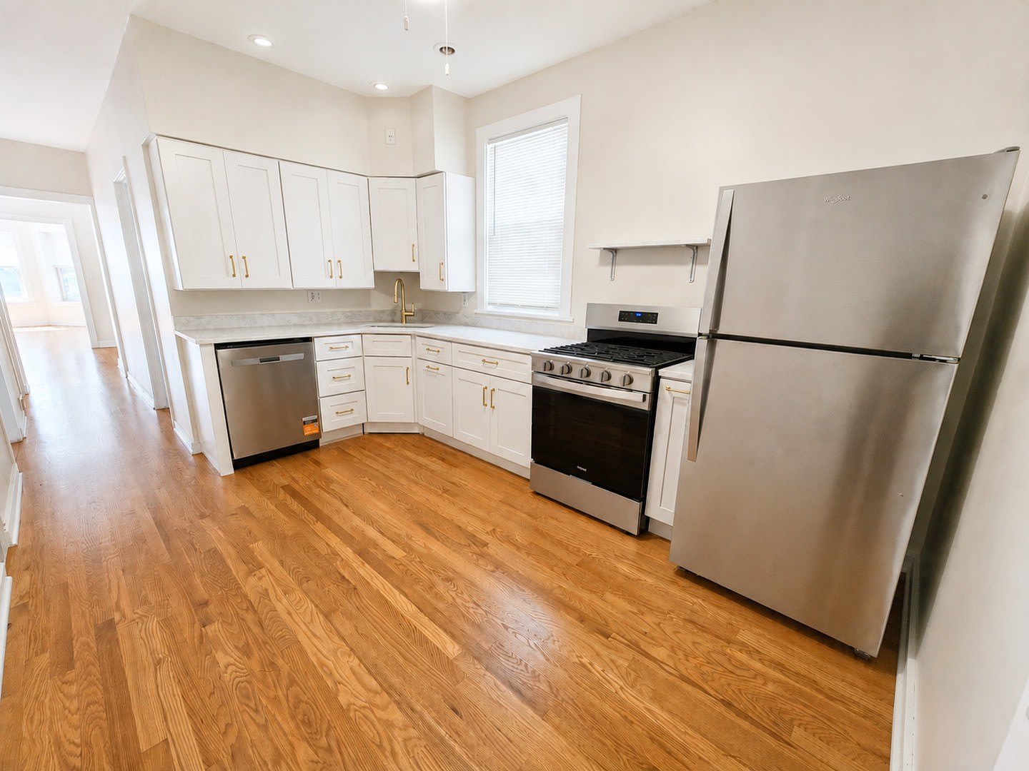 3709 N BOSWORTH Avenue – photo 4