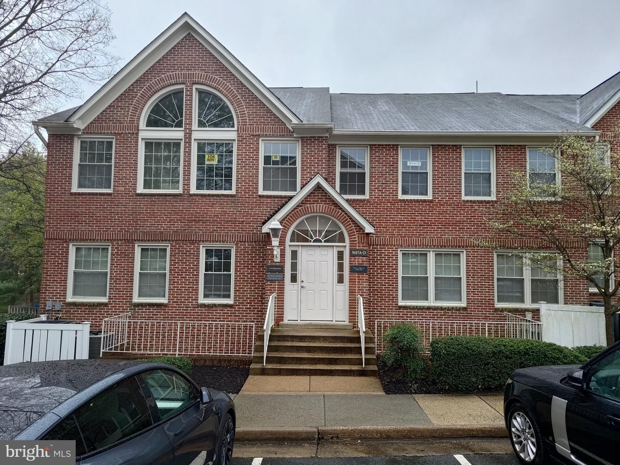 9687 MAIN Street – photo 1