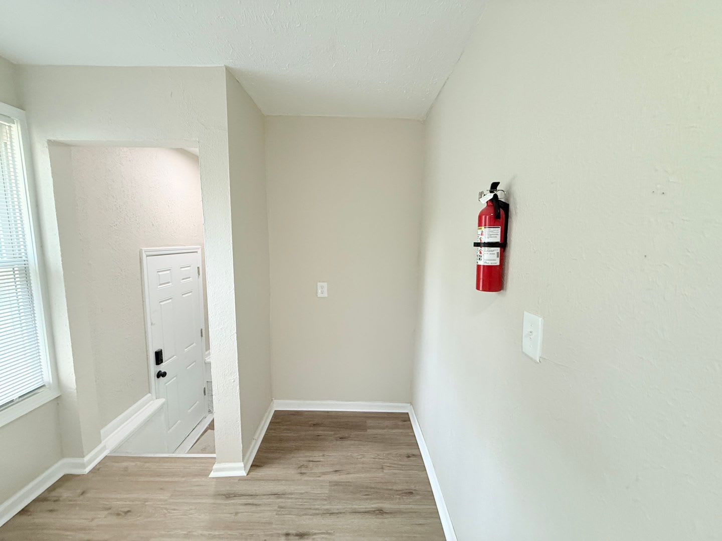 Coming Soon – Beautifully Updated Home *Coming Soon (Move-in ready by 8/16 or Sooner)*! – photo 5