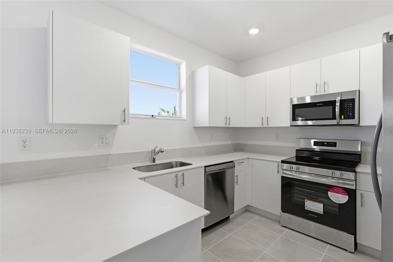 2705 SE 25 Avenue 2705, Homestead, FL 33035 – photo 4