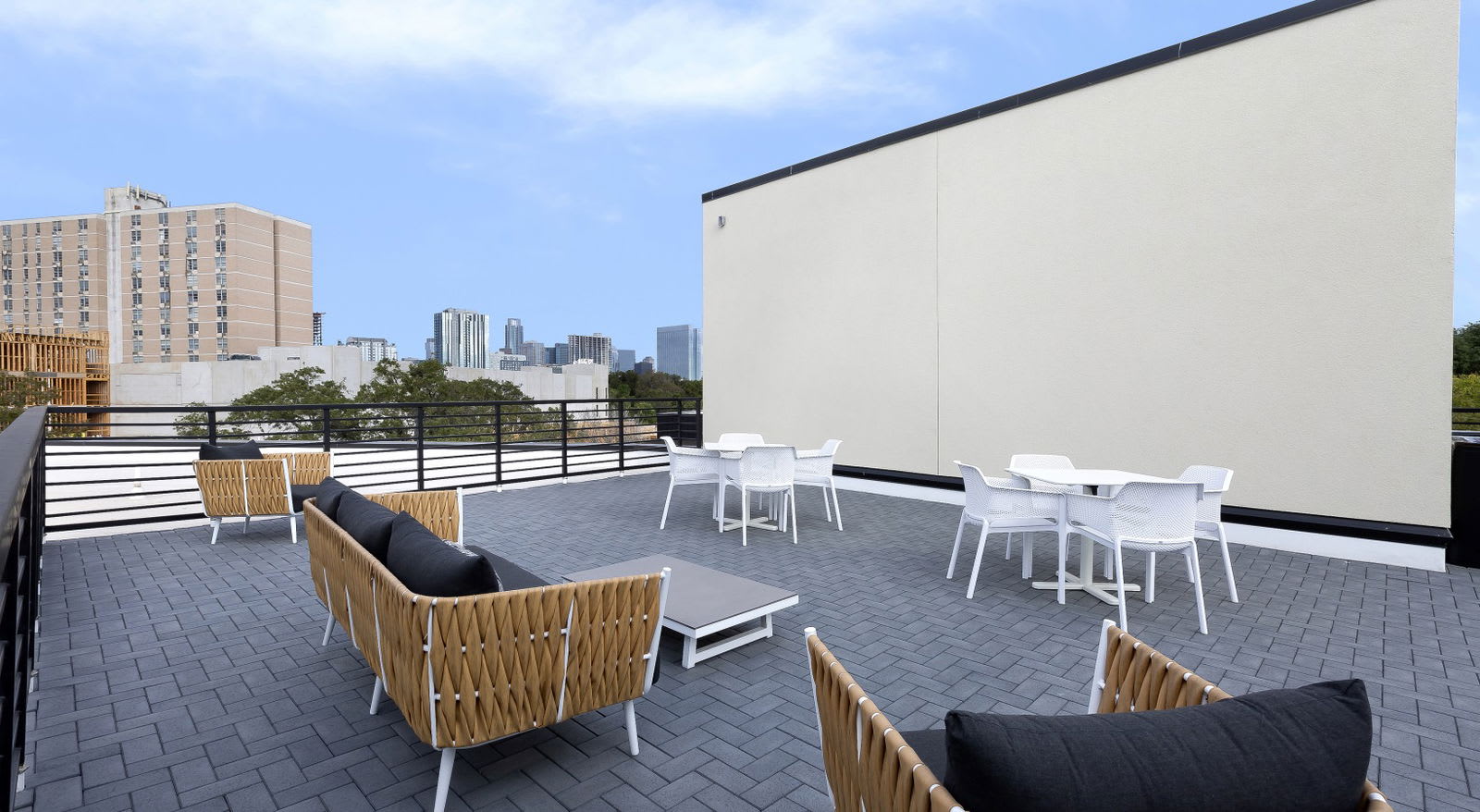 36 Comal Street – photo 3