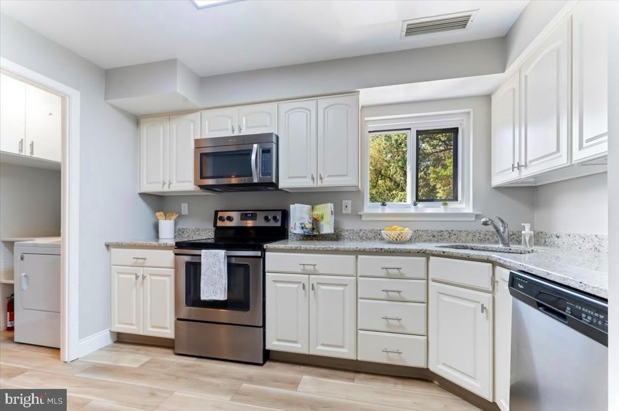 1750 OAKWOOD Terrace – photo 2