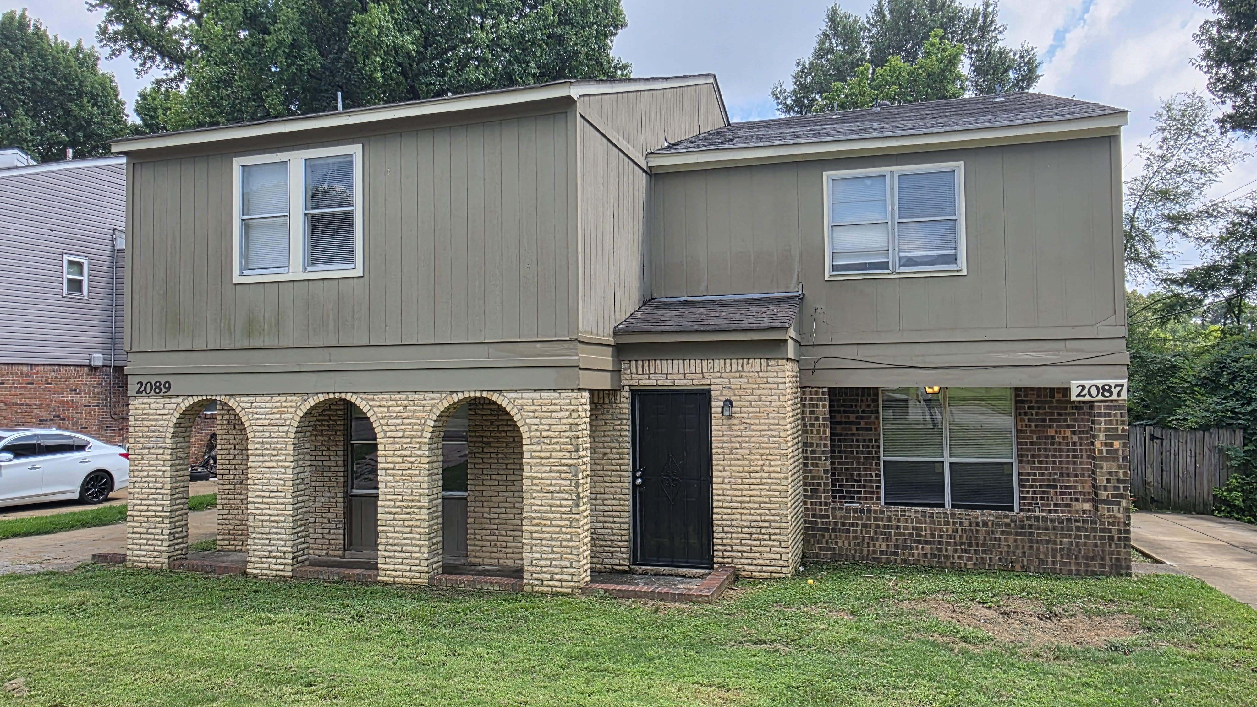 2087 Saint James Dr – photo 1