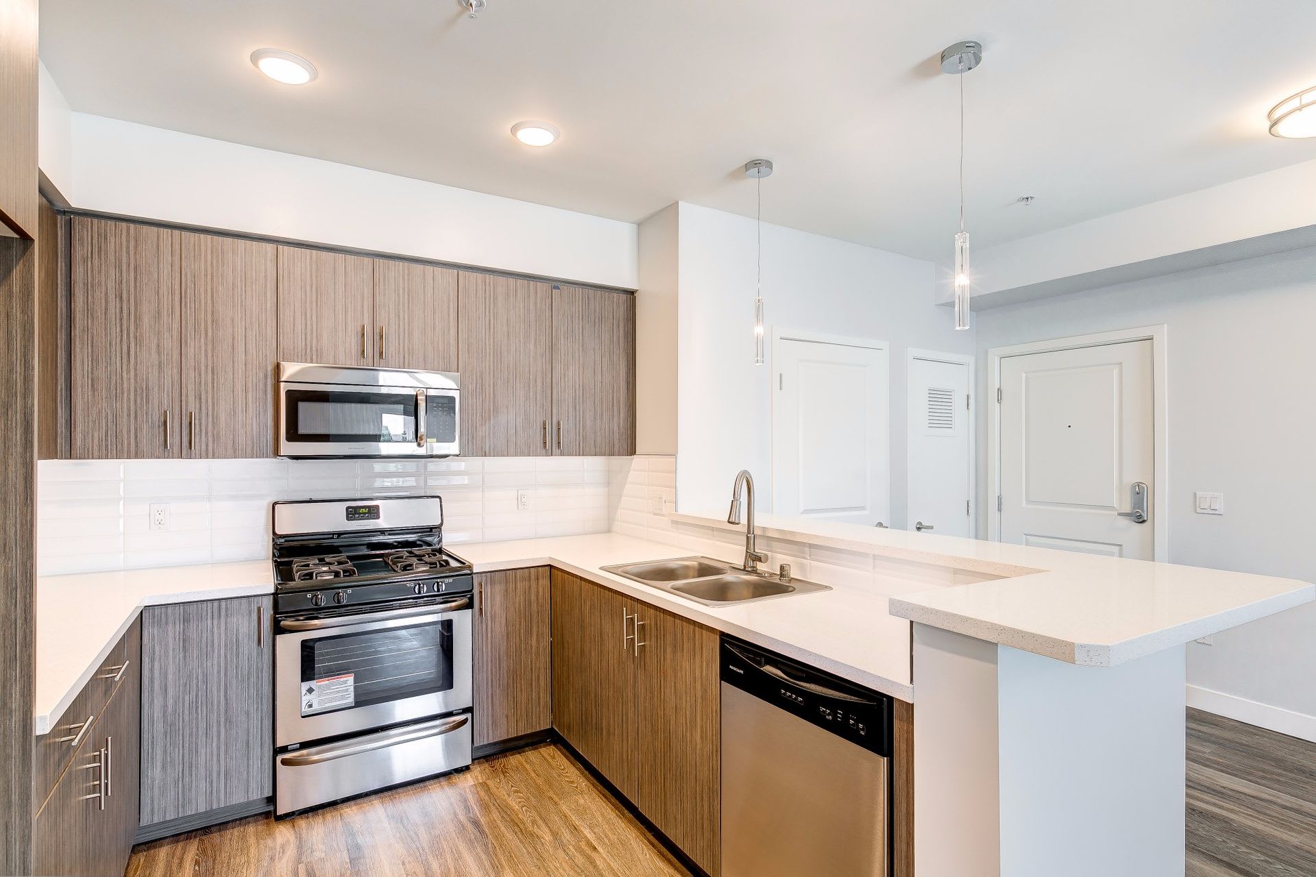 MODERNO Luxury Living East – photo 1