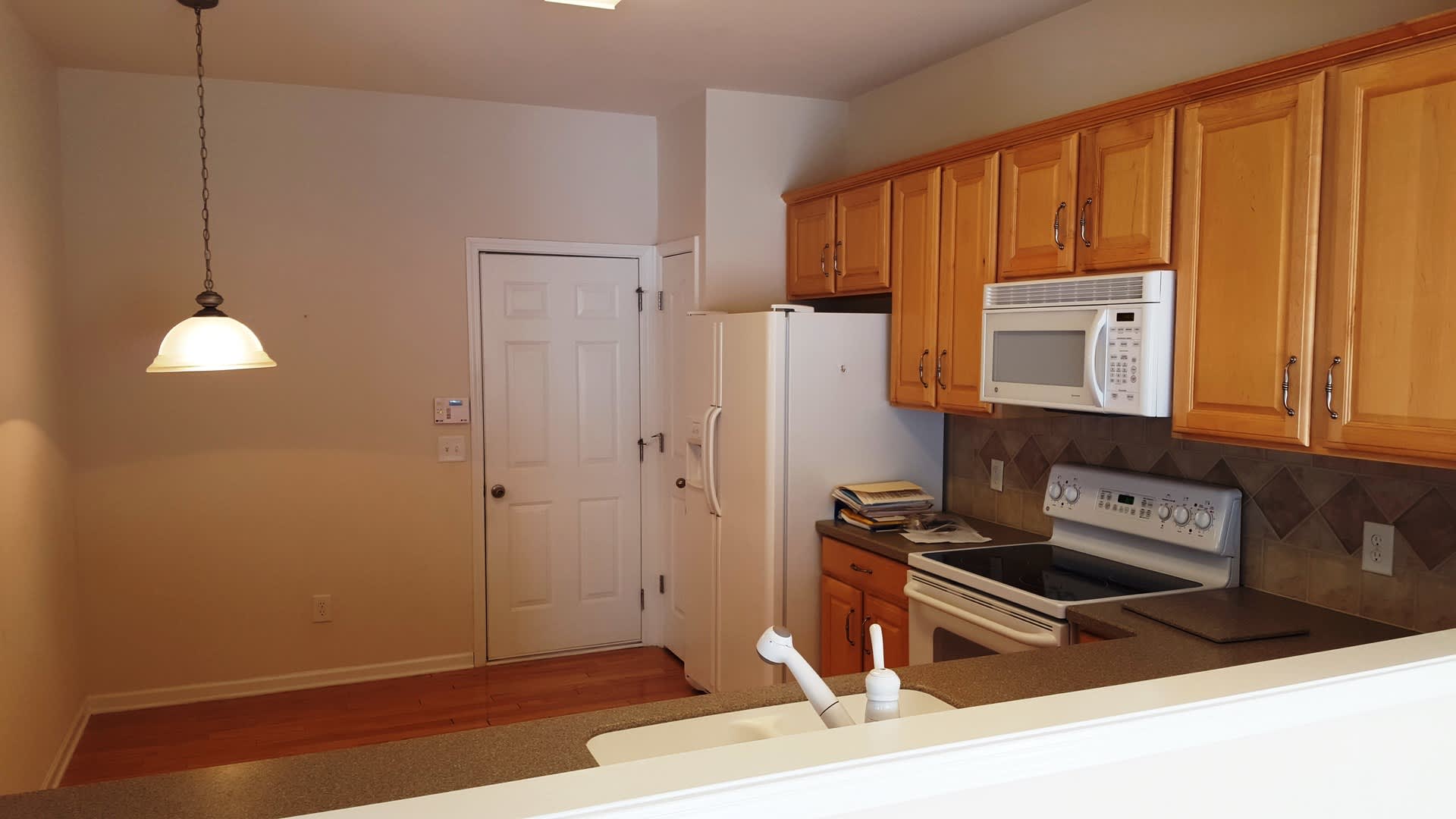 Charming Townhome located in the Blakeney Preserve in Charlotte! – photo 5