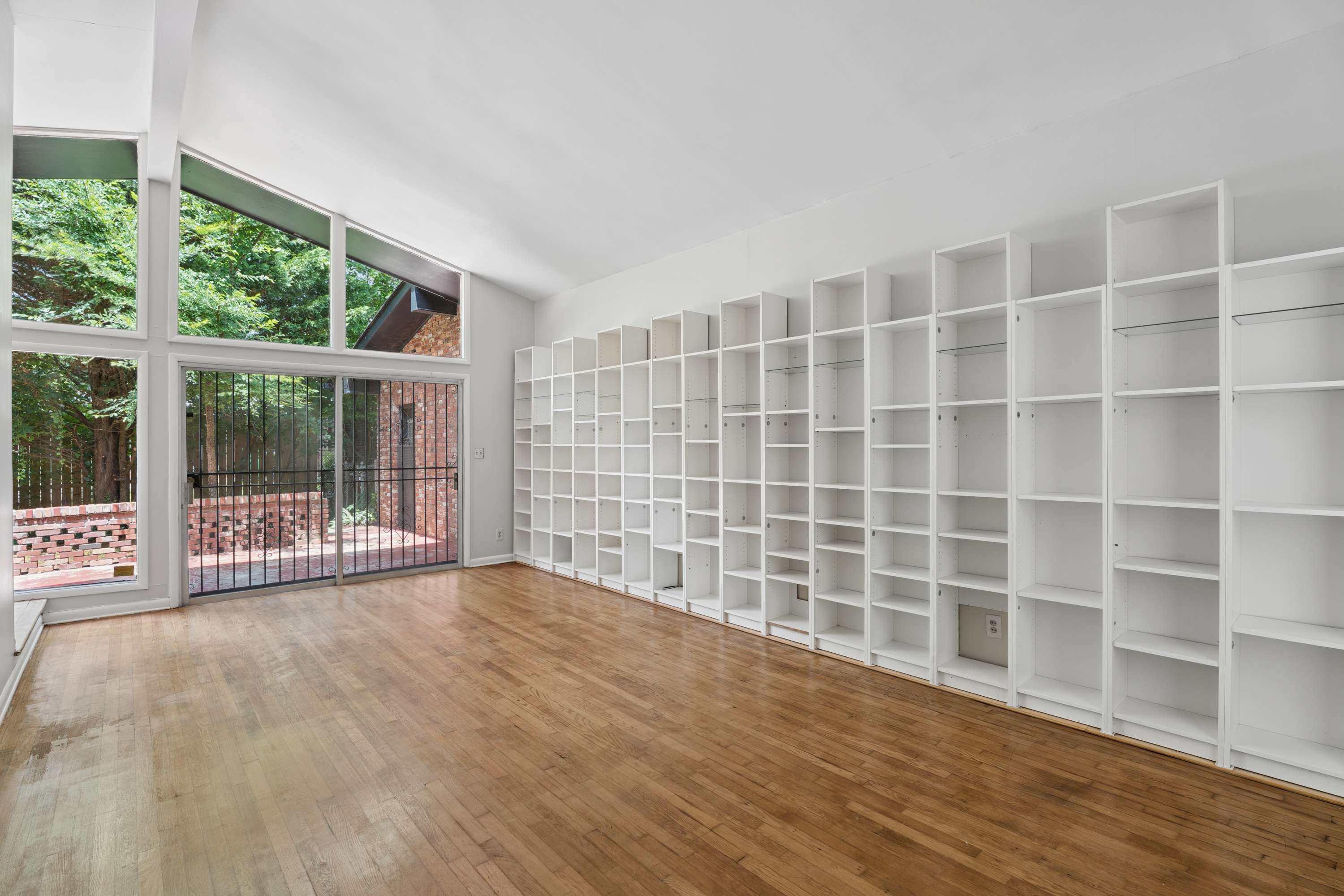 3543 Cloudland Dr – photo 4