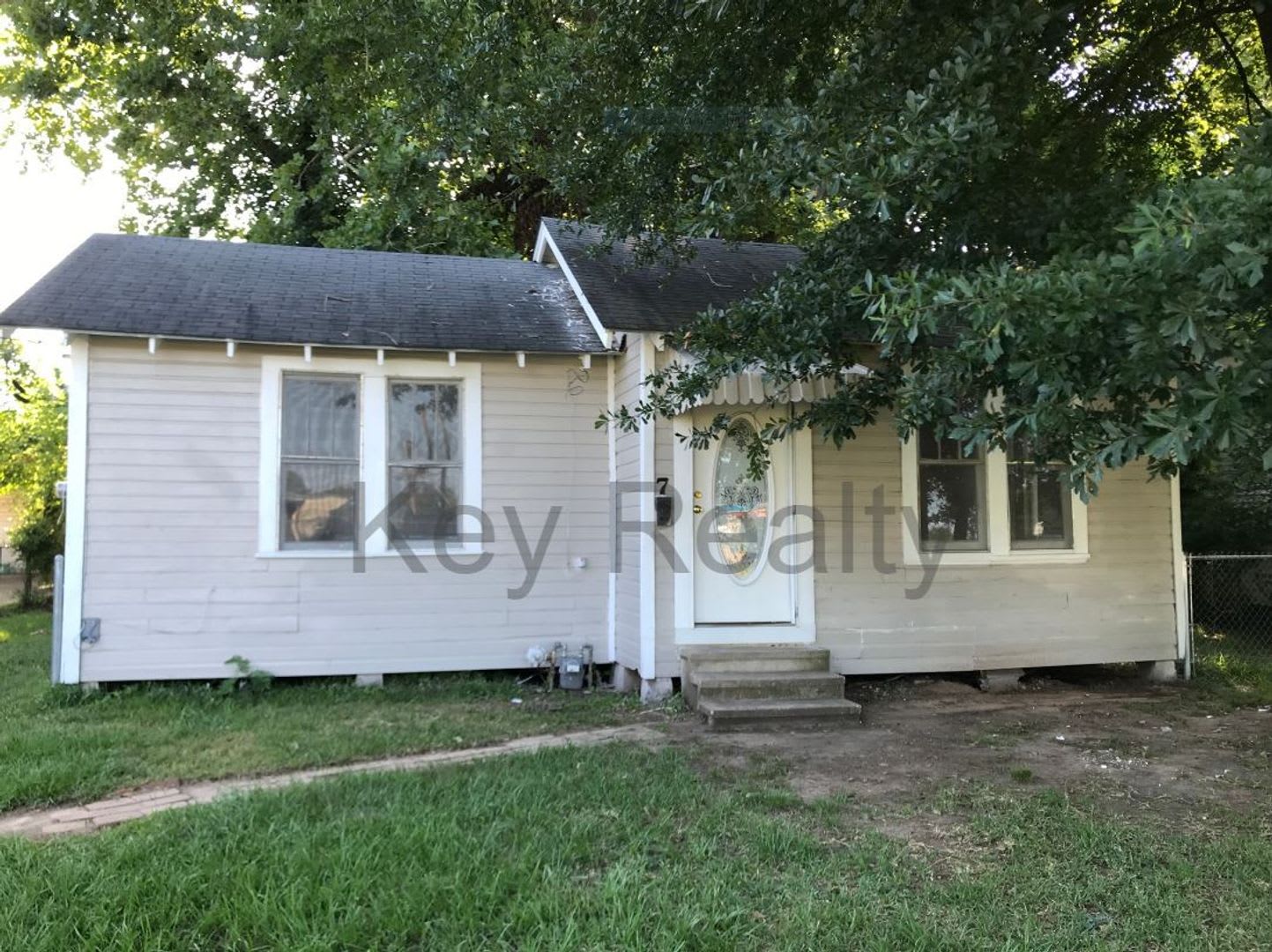 ****7 Maryland Ave. – photo 1