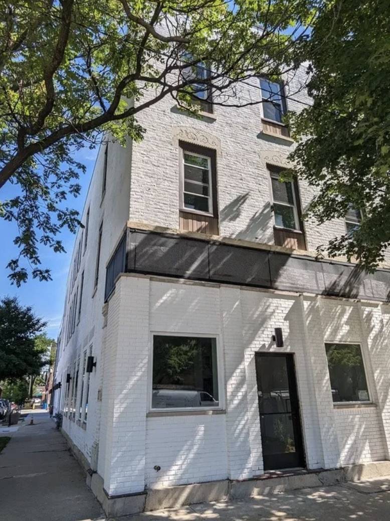 449 N Elizabeth St – photo 2