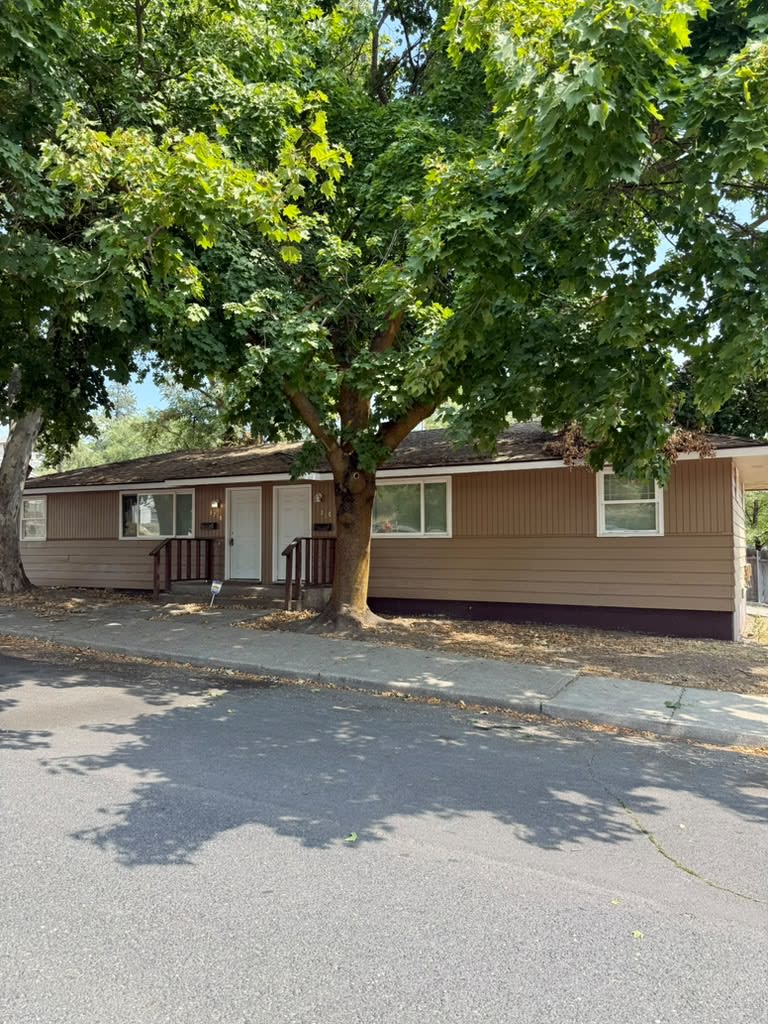 3216 North Maple Street – photo 1