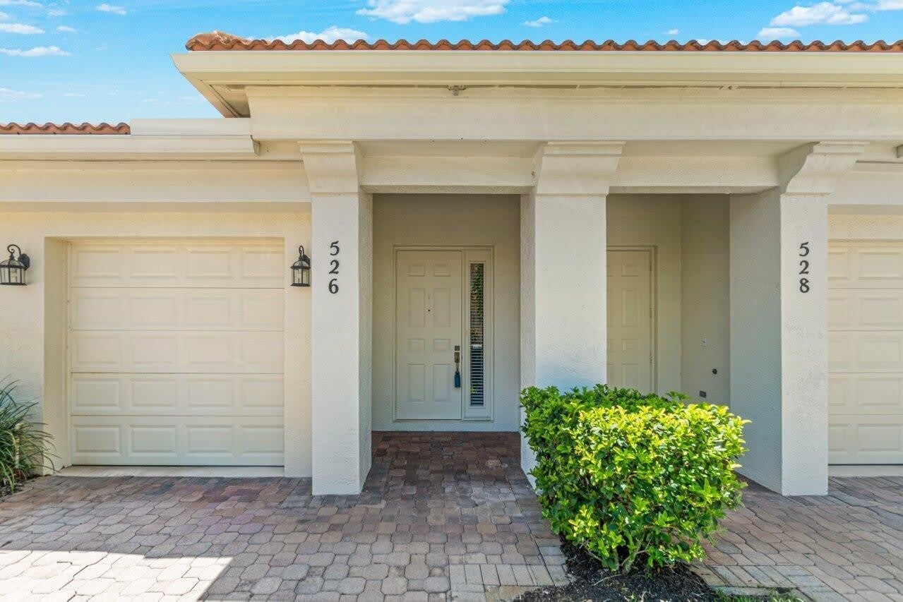 526 COMMONS Drive – photo 2