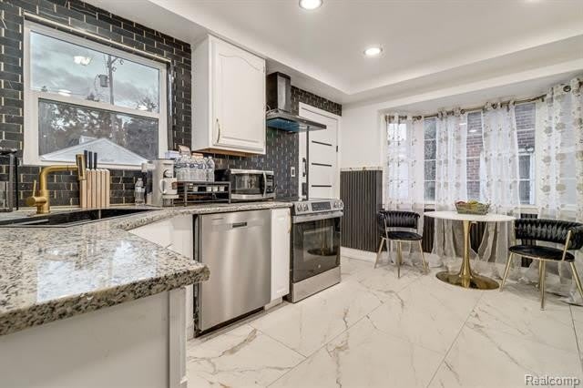 14010 Artesian Street – photo 3