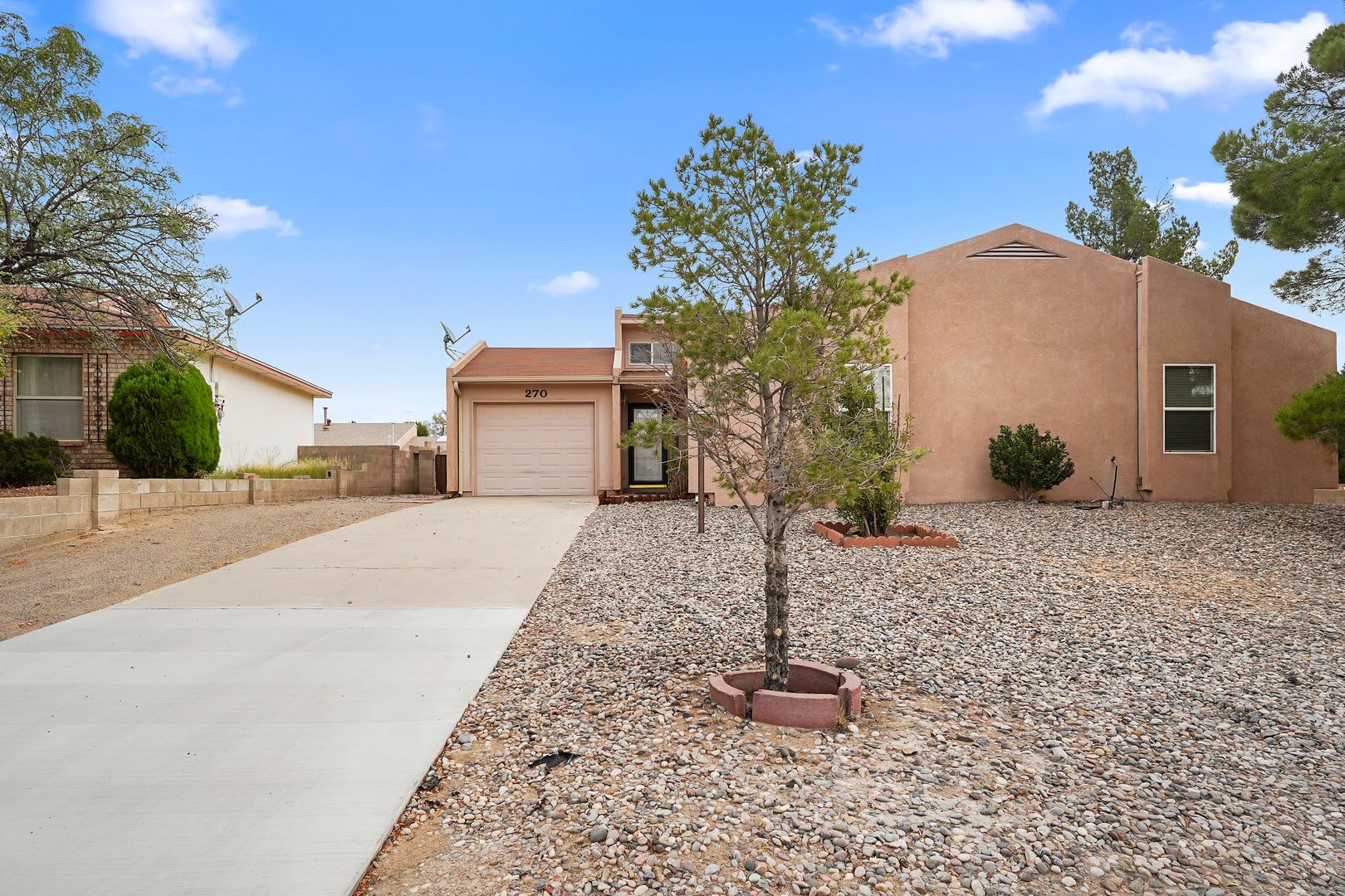 For Rent 3 Bed 2 Bath 1 Car Garage Rio Rancho Large Backyard – photo 2