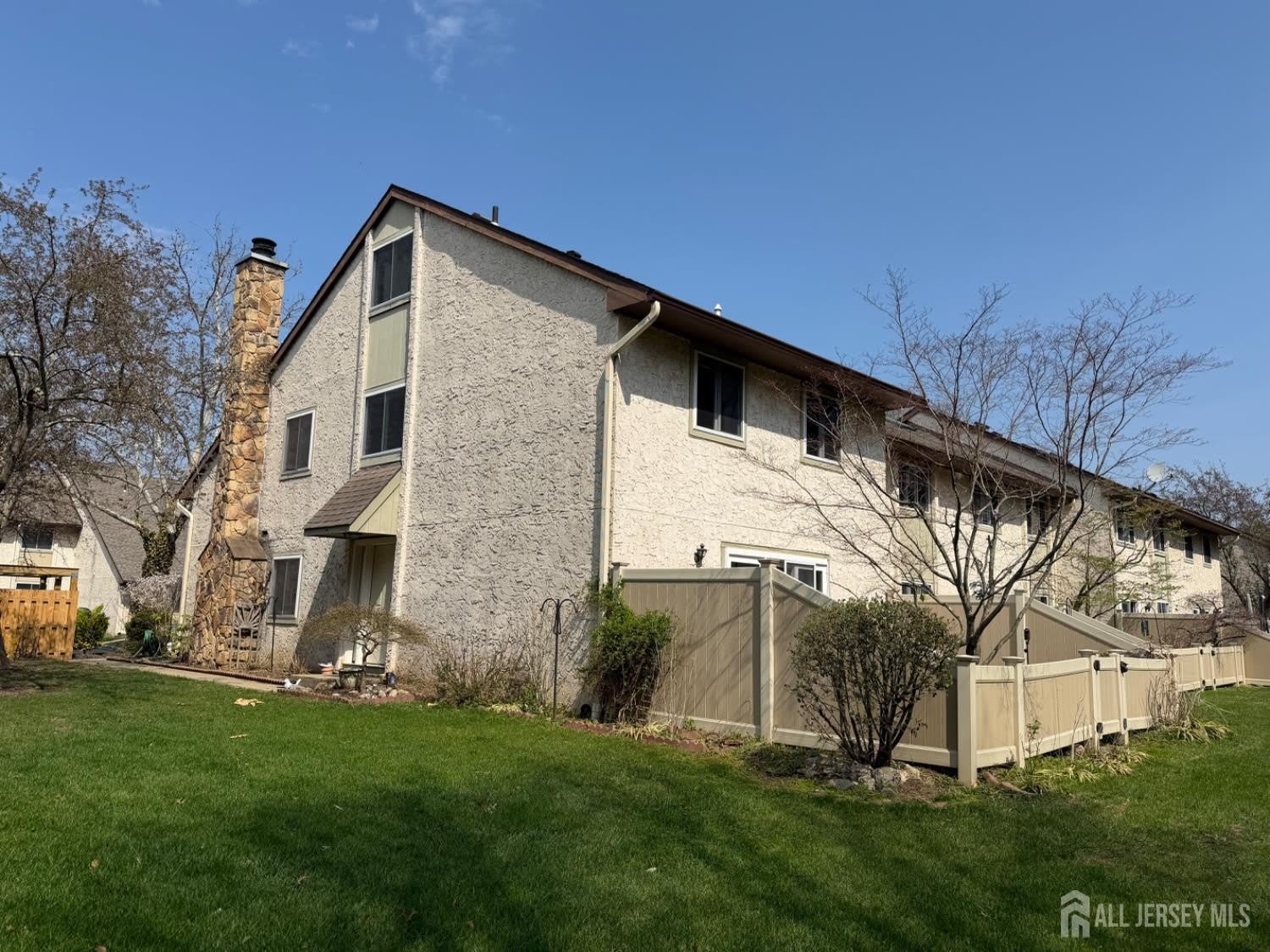 56 Thoreau Drive – photo 1