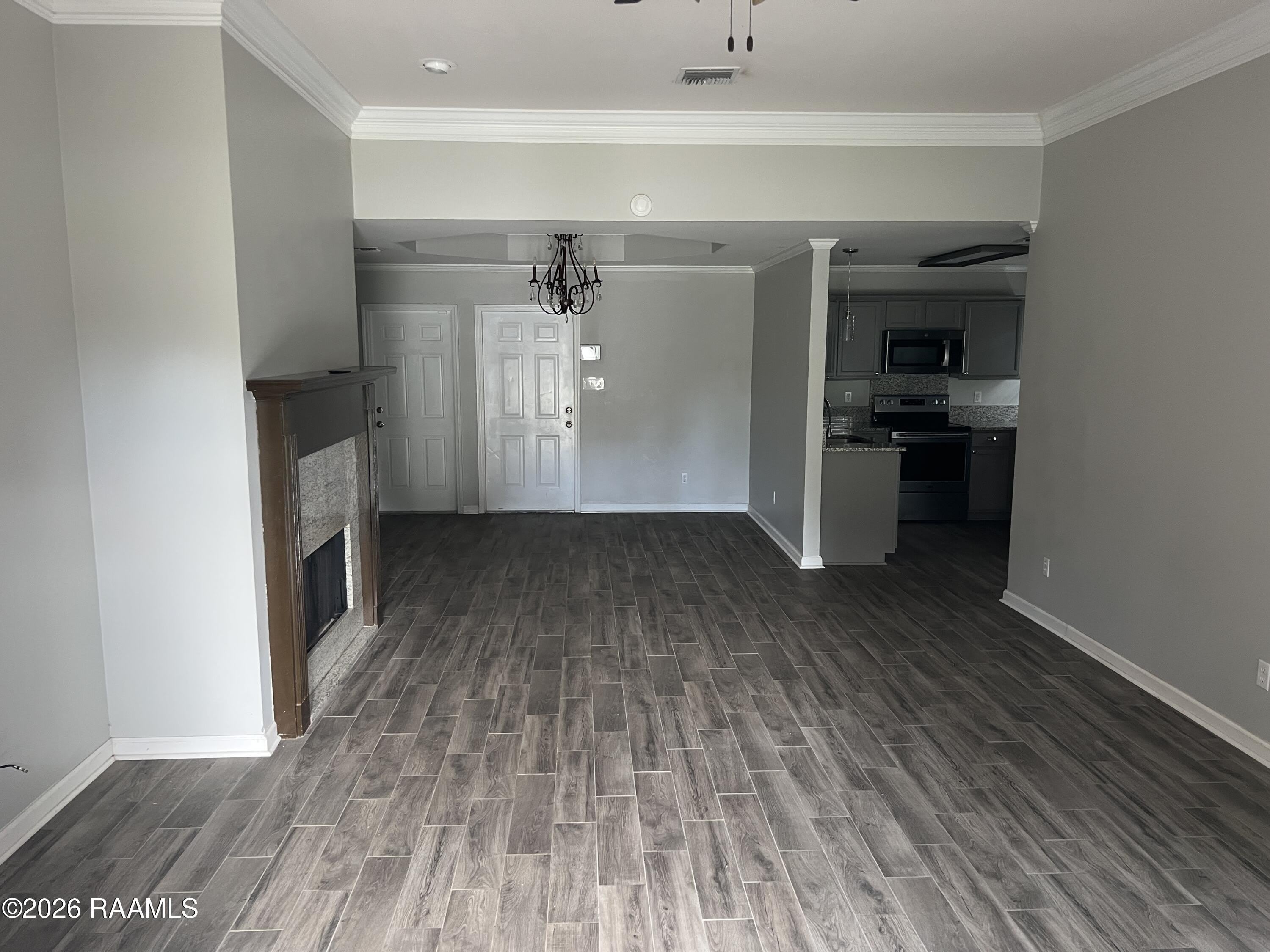114 Colchester Drive – photo 4