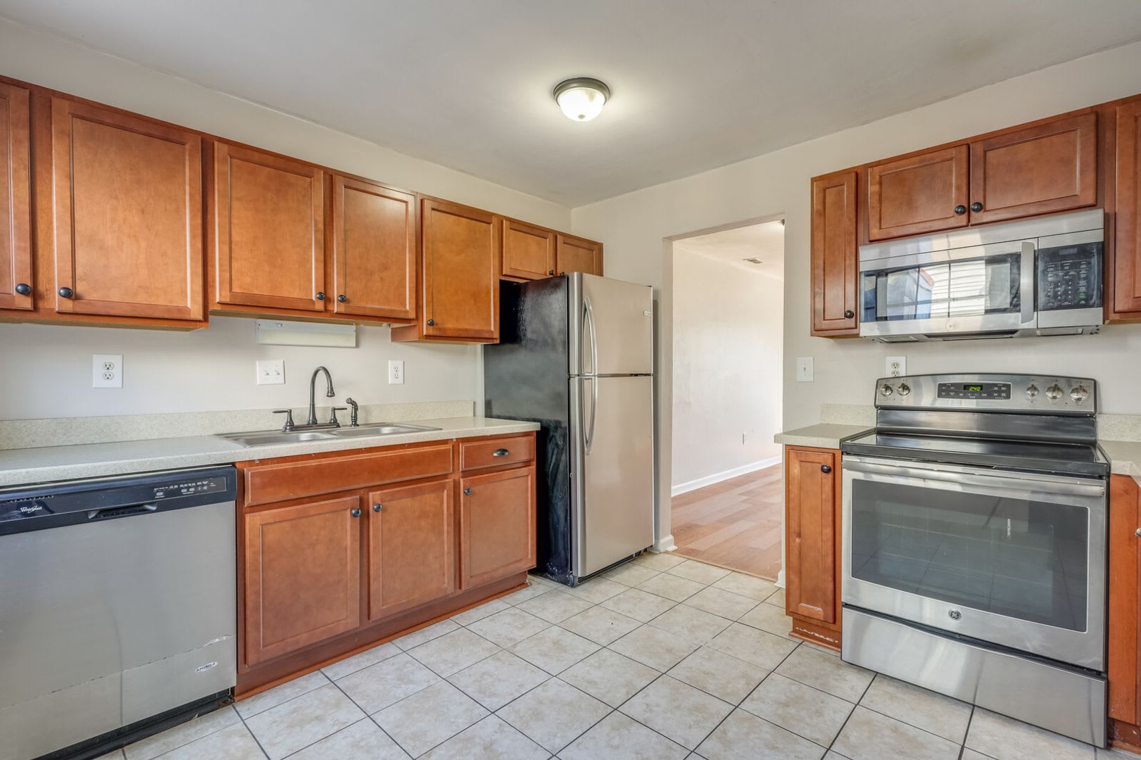 Space To Settle In Convenience To Keep You Connected 3 Bedrooms 1 5 Baths In Virginia Beach S Northridge Community – photo 3